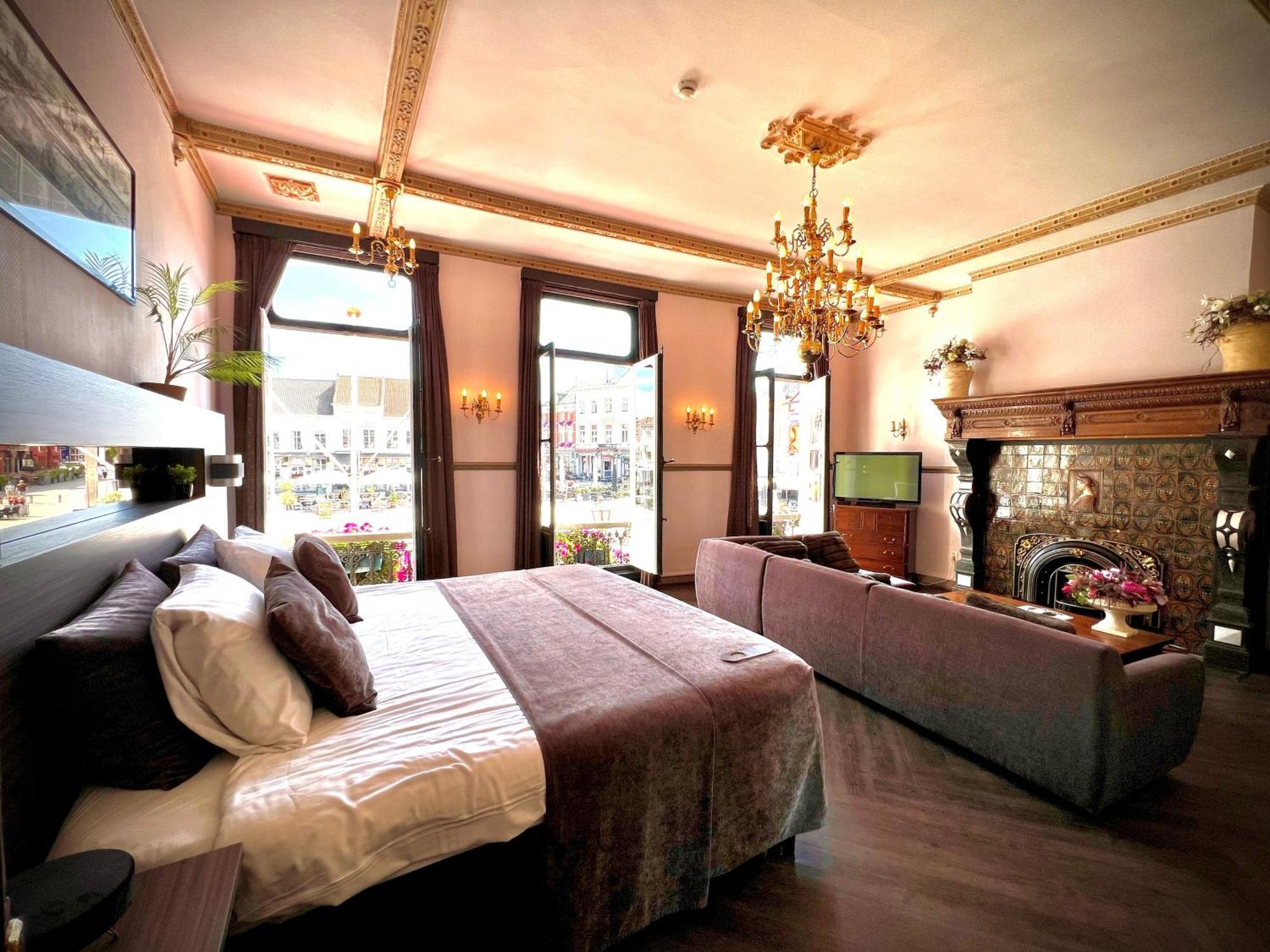 Grand Cafe Hotel De Bourgondier Берген оп Зоом Екстериор снимка
