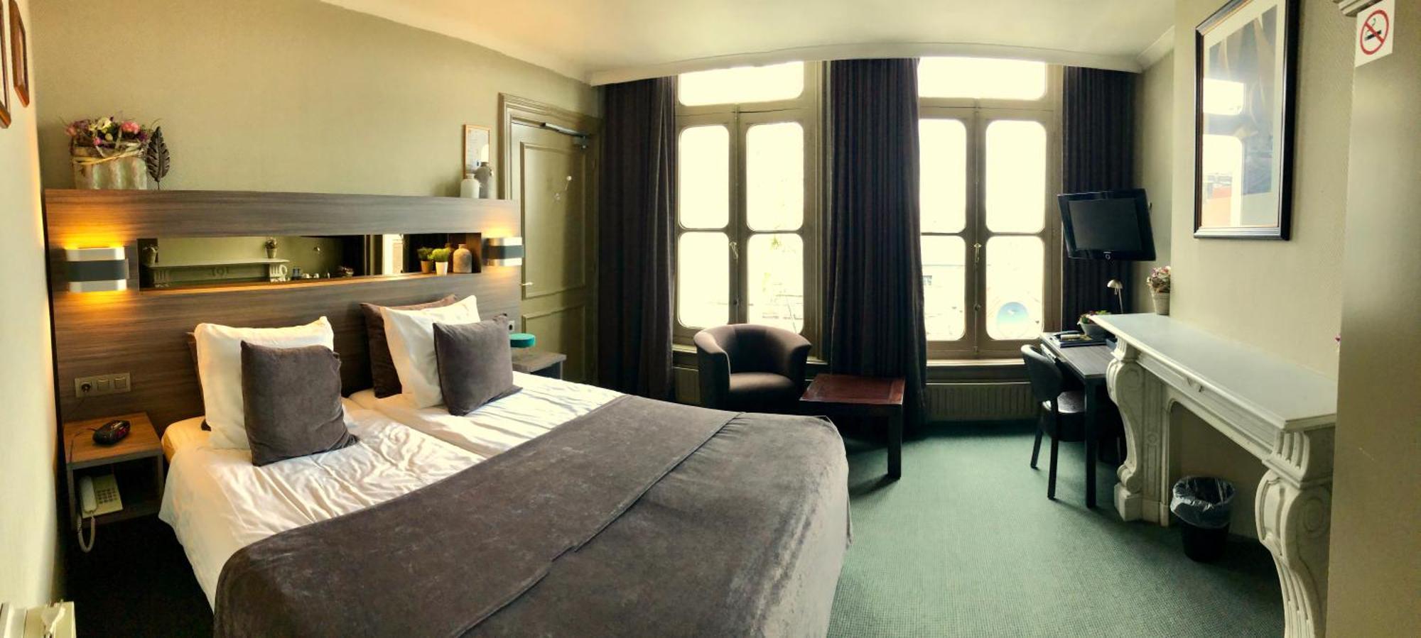 Grand Cafe Hotel De Bourgondier Берген оп Зоом Екстериор снимка